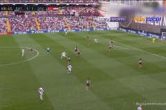 皇马马德里德比惨败：马竞5-2逆袭，皇马防守漏洞亟待反思