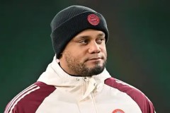 哈兰德凌晨4点坚持：足球绝杀技巧与战术智慧揭秘